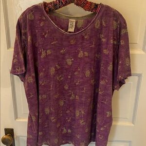 Magnolia Pearl tee shirt